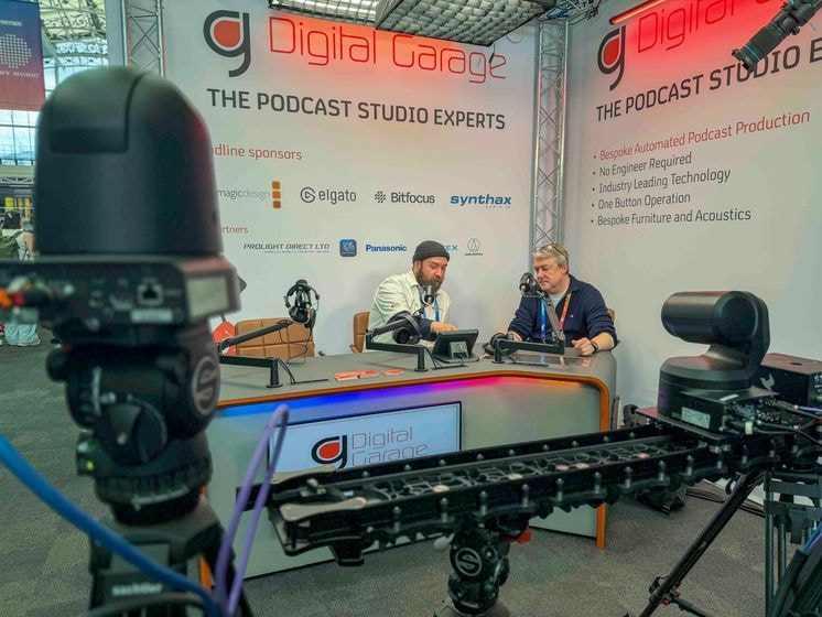 Podcast show - two hosts